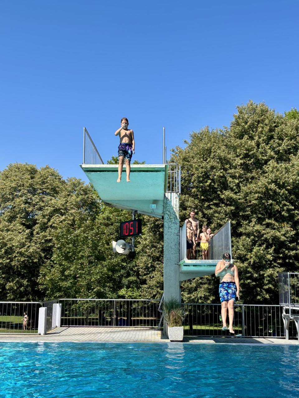 CS Freibad Leo hüpft vom 5er 29 07 2026