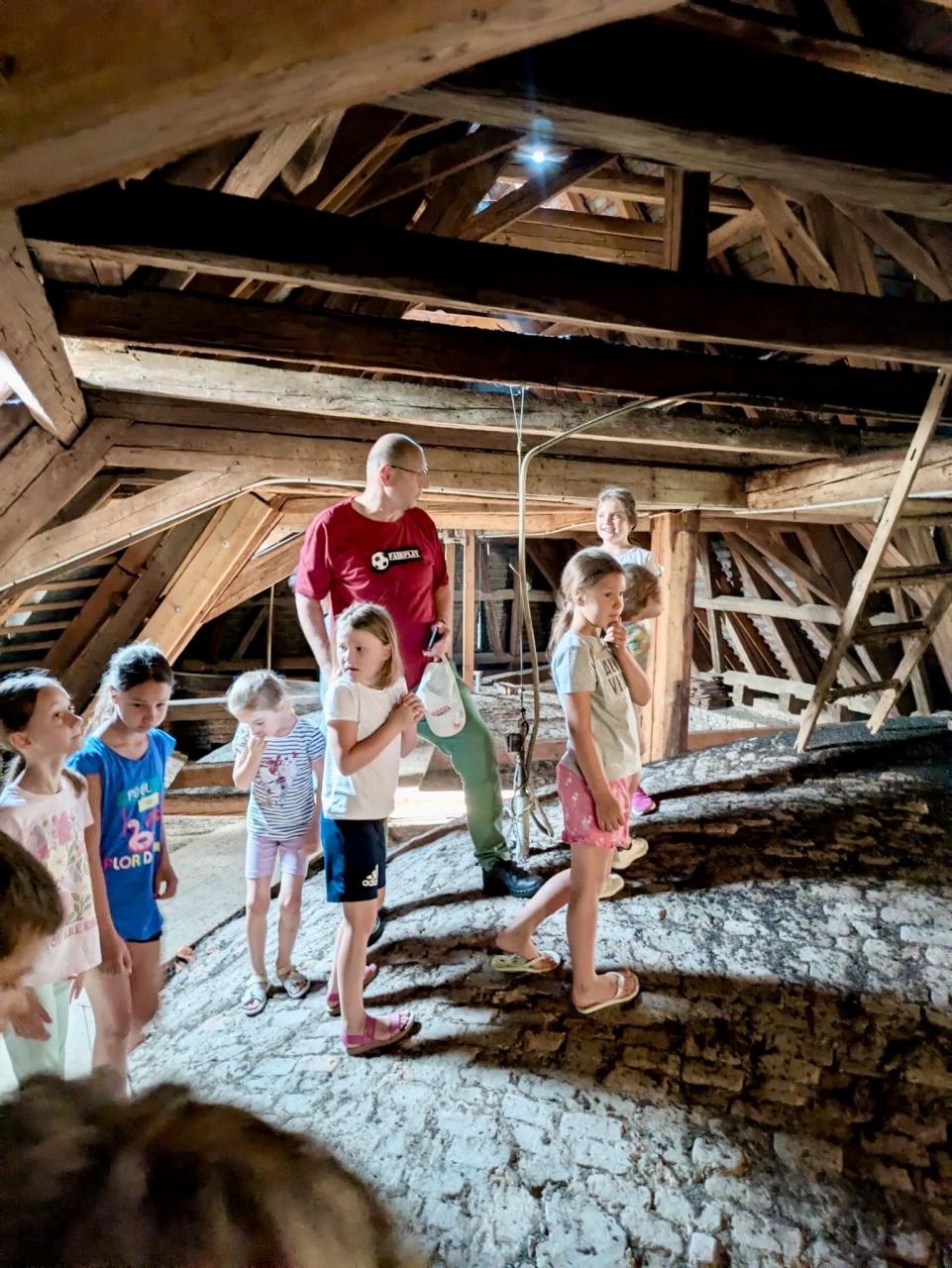 CS Weltladen 2026 Kirchturm mit Willi