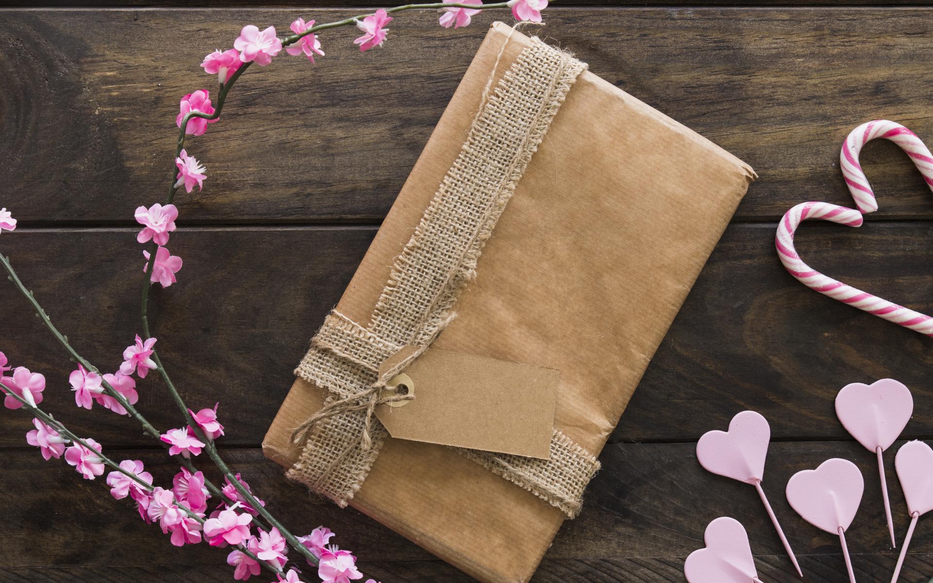 Blind Date verpacktes Buch Herzen